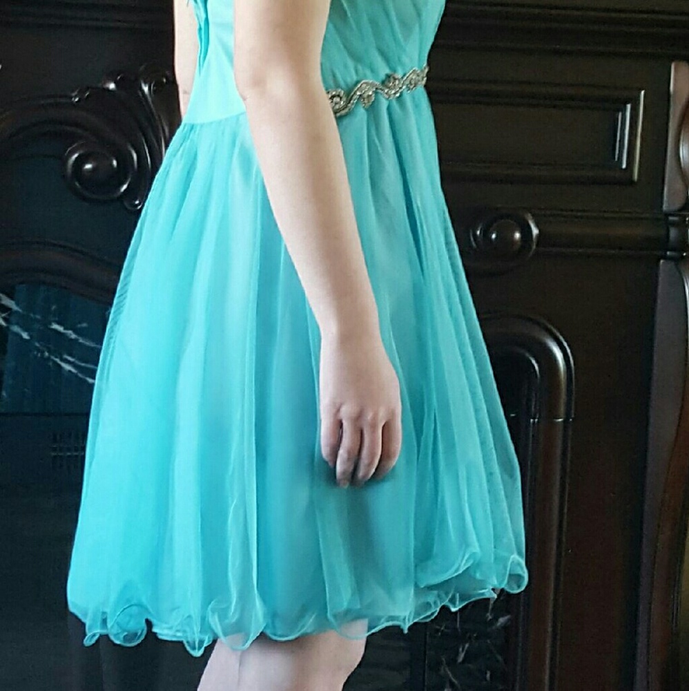 Dress - Picture 2 of 4